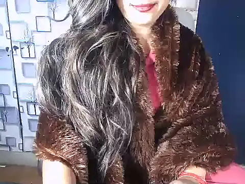 Hot Naina- online show from December 20, 4:57 pm