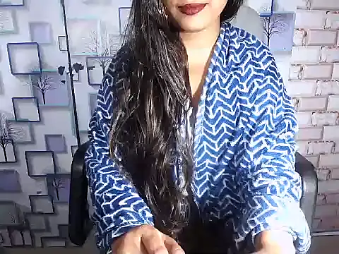 Hot Naina- online show from January 24, 10:32 am