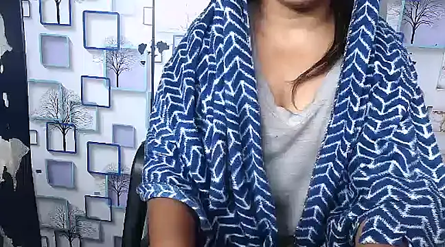 Hot Naina- online show from January 25, 11:55 am