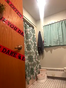 Lilsmokeshow017 online show from September 28, 1:33 am