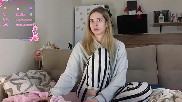 Girl alone home online show from February 8, 1:43 am