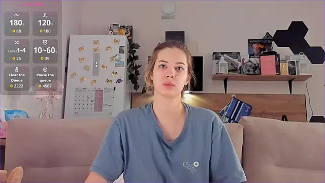 Snapshot of Girl_alone_home chatting on November 21, 3:49 am Girl alone home online show from November 21, 3:49 am