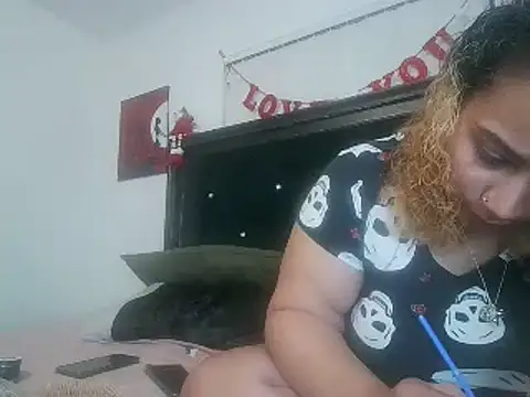 MrAndMrsCrook online show from January 16, 12:23 am