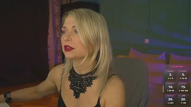 Gloria Lovely online show from May 5, 11:18 am