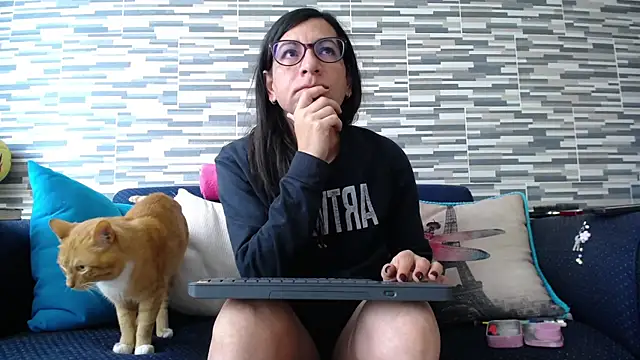 Snapshot of VioletaGomezCo chatting on April 4, 3:09 pm VioletaGomezCo online show from April 4, 3:09 pm