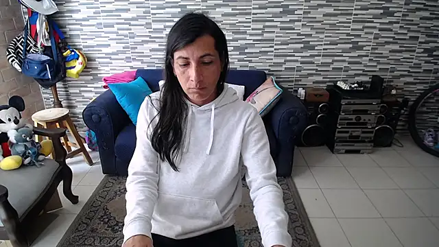 Snapshot of VioletaGomezCo chatting on April 23, 6:21 pm VioletaGomezCo online show from April 23, 6:21 pm