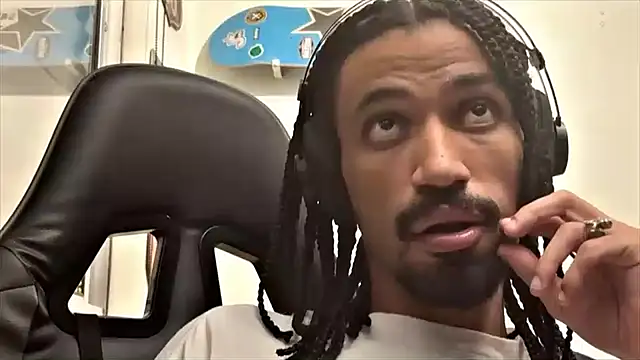 hotcamboy420 online show from February 14, 4:04 am