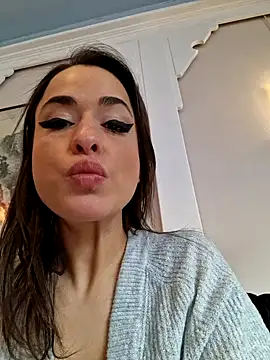 Snapshot of LydiaMaus96 chatting on February 3, 2:34 pm LydiaMaus96 online show from February 3, 2:34 pm
