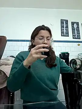 karlamorris  online show from December 13, 1:22 pm
