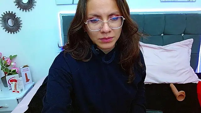 karlamorris  online show from December 31, 9:31 am