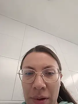 karlamorris  online show from December 3, 1:20 pm