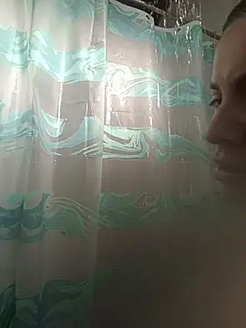 karlamorris  online show from January 10, 12:40 pm