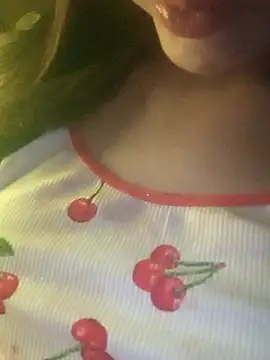 Snapshot of youka_tr chatting on June 25, 12:54 am youka tr online show from June 25, 12:54 am