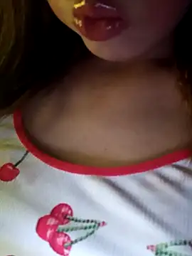 Snapshot of youka_tr chatting on August 3, 2:21 am youka tr online show from August 3, 2:21 am