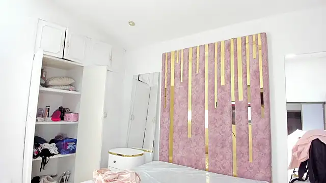 LeahxBarker online show from January 24, 11:34 pm