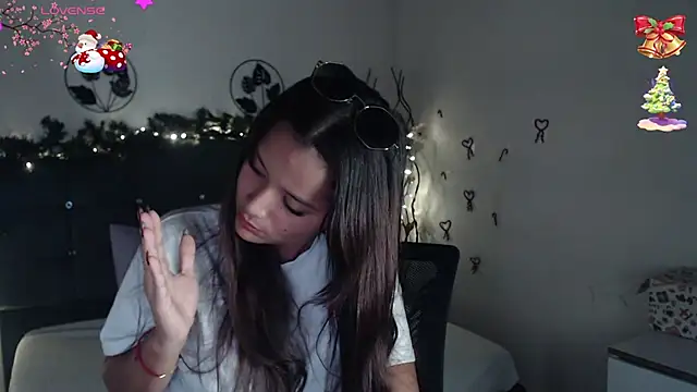 mia sweetdc online show from December 26, 8:11 pm