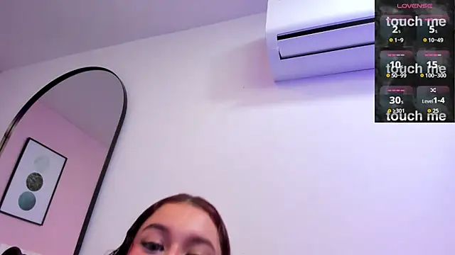 Snapshot of Anniee_boobs chatting on May 18, 3:35 am Anniee boobs online show from May 18, 3:35 am