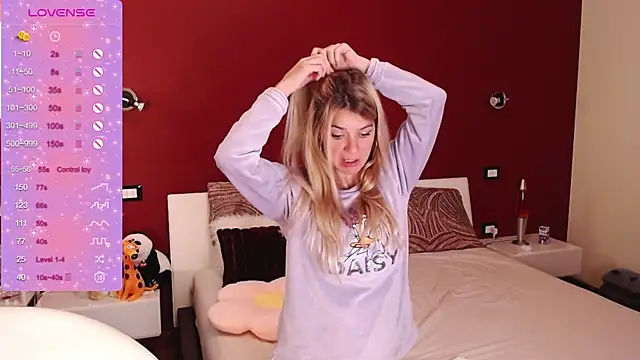 sexy blondegirl online show from December 3, 5:55 pm