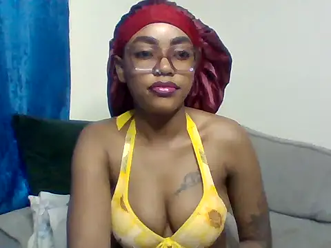 Snapshot of _crystal_princesss chatting on April 28, 1:26 am crystal princesss online show from April 28, 1:26 am