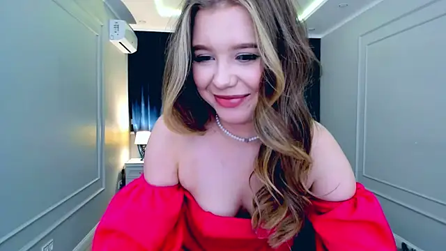 FollowLovee online show from March 18, 6:04 pm