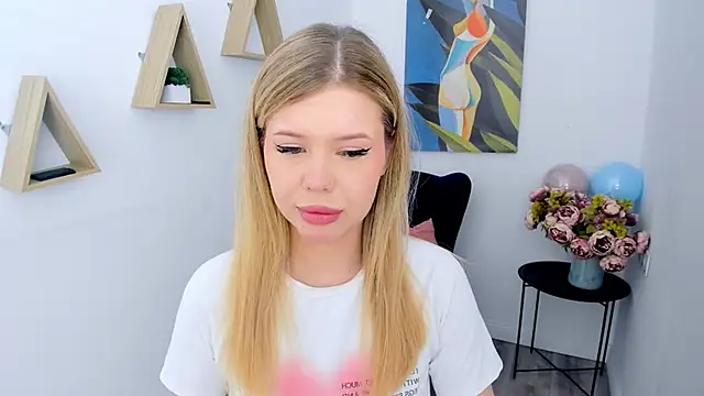 FollowLovee online show from June 5, 3:46 am