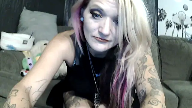 Candalicious online show from November 27, 8:55 pm