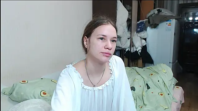 leila bambi  online show from January 10, 9:34 am