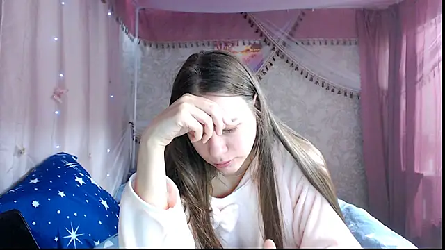 leila bambi  online show from January 15, 10:20 am