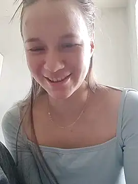 Snapshot of leila_bambi_ chatting on February 13, 11:28 am leila bambi online show from February 13, 11:28 am