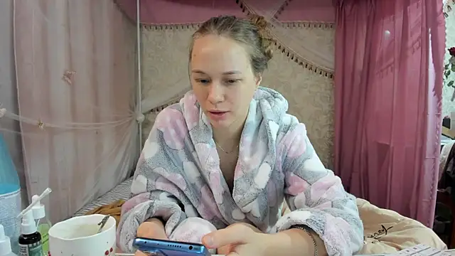 Snapshot of leila_bambi_ chatting on February 16, 2:02 pm leila bambi online show from February 16, 2:02 pm