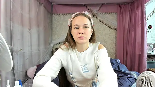Snapshot of leila_bambi_ chatting on March 1, 8:55 pm leila bambi online show from March 1, 8:55 pm