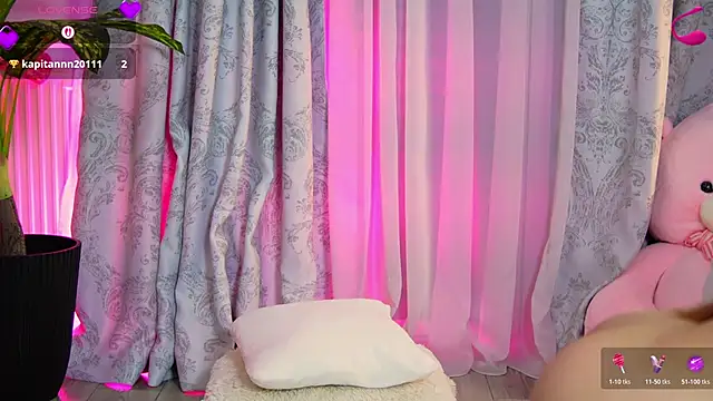 Snapshot of EvaSparks_ chatting on May 12, 11:02 pm EvaSparks online show from May 12, 11:02 pm