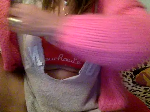Snapshot of gildamilf chatting on February 1, 4:44 pm gildamilf online show from February 1, 4:44 pm