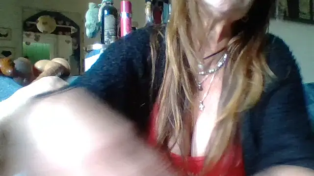 gildamilf online show from May 8, 3:17 pm