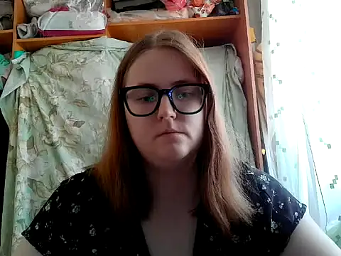Snapshot of DesireMelissa chatting on July 6, 8:00 am DesireMelissa online show from July 6, 8:00 am