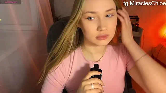 ChloeMillerMeow online show from July 8, 6:45 pm