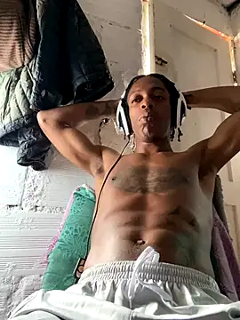 Larry-n-clouds online show from November 23, 3:23 pm