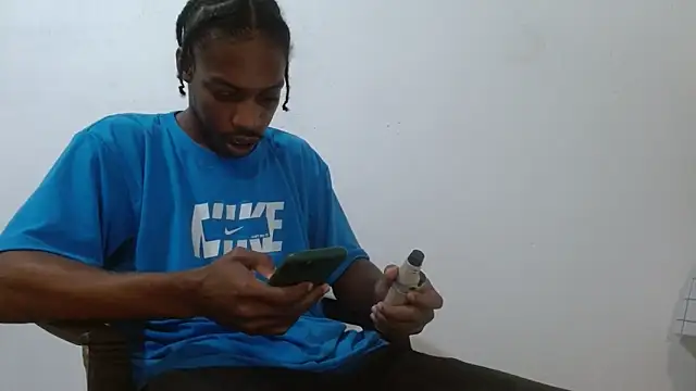 Snapshot of Larry-n-clouds chatting on February 16, 4:03 pm Larry-n-clouds online show from February 16, 4:03 pm