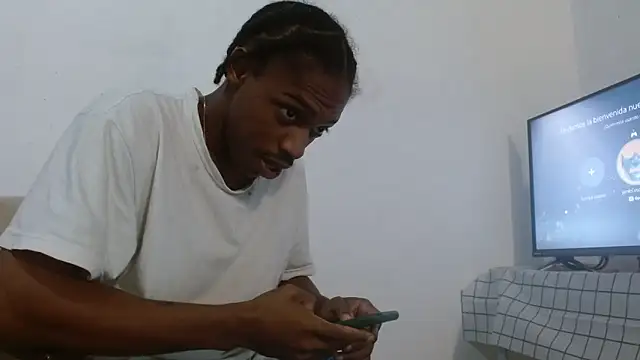 Snapshot of Larry-n-clouds chatting on February 18, 4:47 pm Larry-n-clouds online show from February 18, 4:47 pm