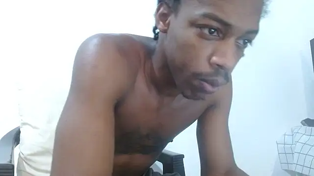 Snapshot of Larry-n-clouds chatting on February 25, 8:29 pm Larry-n-clouds online show from February 25, 8:29 pm