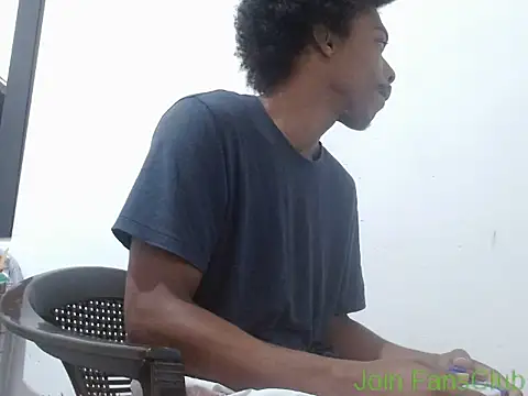 Snapshot of Larry-n-clouds chatting on March 14, 1:05 pm Larry-n-clouds online show from March 14, 1:05 pm