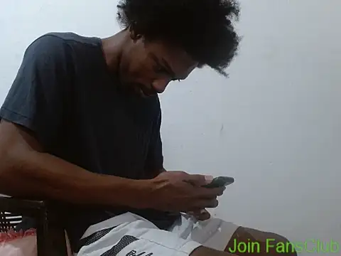 Snapshot of Larry-n-clouds chatting on March 15, 2:01 pm Larry-n-clouds online show from March 15, 2:01 pm