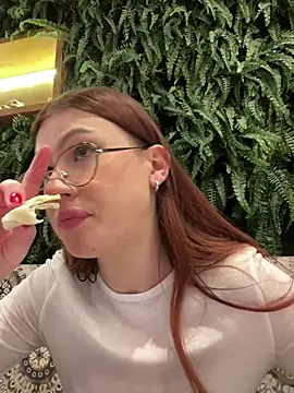 RinaCat online show from December 27, 8:24 am