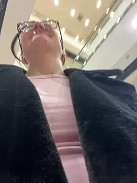 RinaCat online show from March 17, 8:40 am