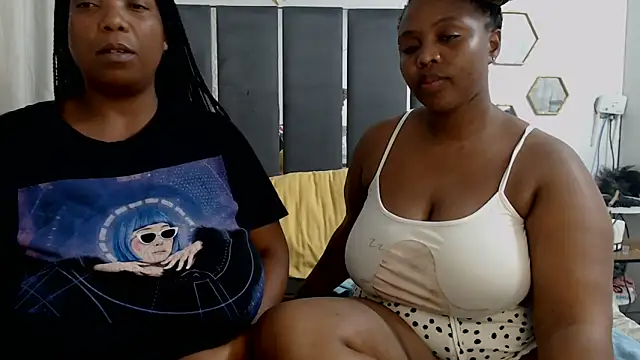 IceBellaCane313 online show from March 28, 11:04 pm