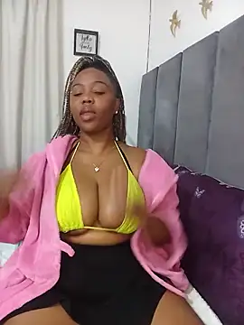 IceBellaCane313 online show from June 19, 12:15 am