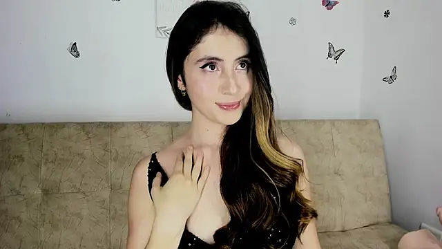 Snapshot of Nicol_Swift_ chatting on December 19, 2:23 am Nicol Swift online show from December 19, 2:23 am
