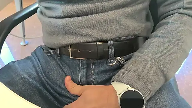 alessandroman2114 online show from January 7, 11:45 am