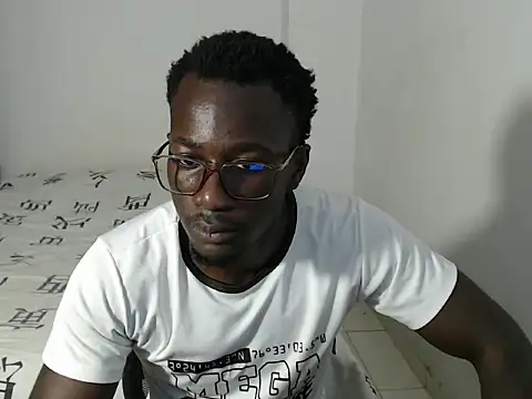  Lowmaypalacios online show from March 25, 3:40 pm