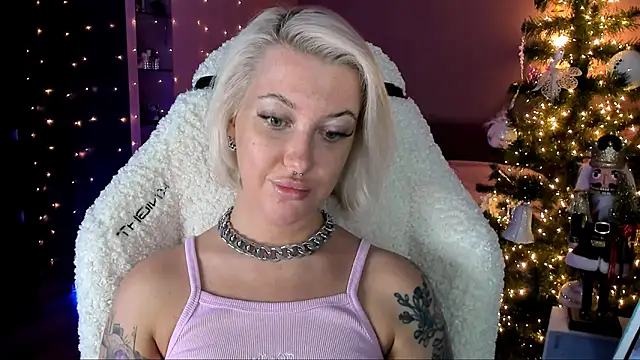 tykioty Miley online show from December 25, 3:38 pm